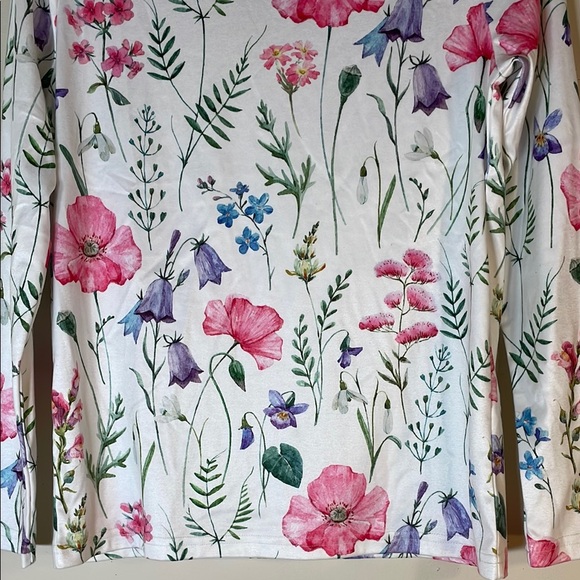 NWT. Exclusive Love Small High Neck Floral Long Sleeve Top. - Picture 5 of 7